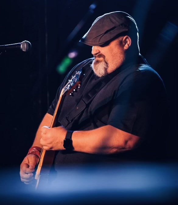 Live Music – Danny Drouin