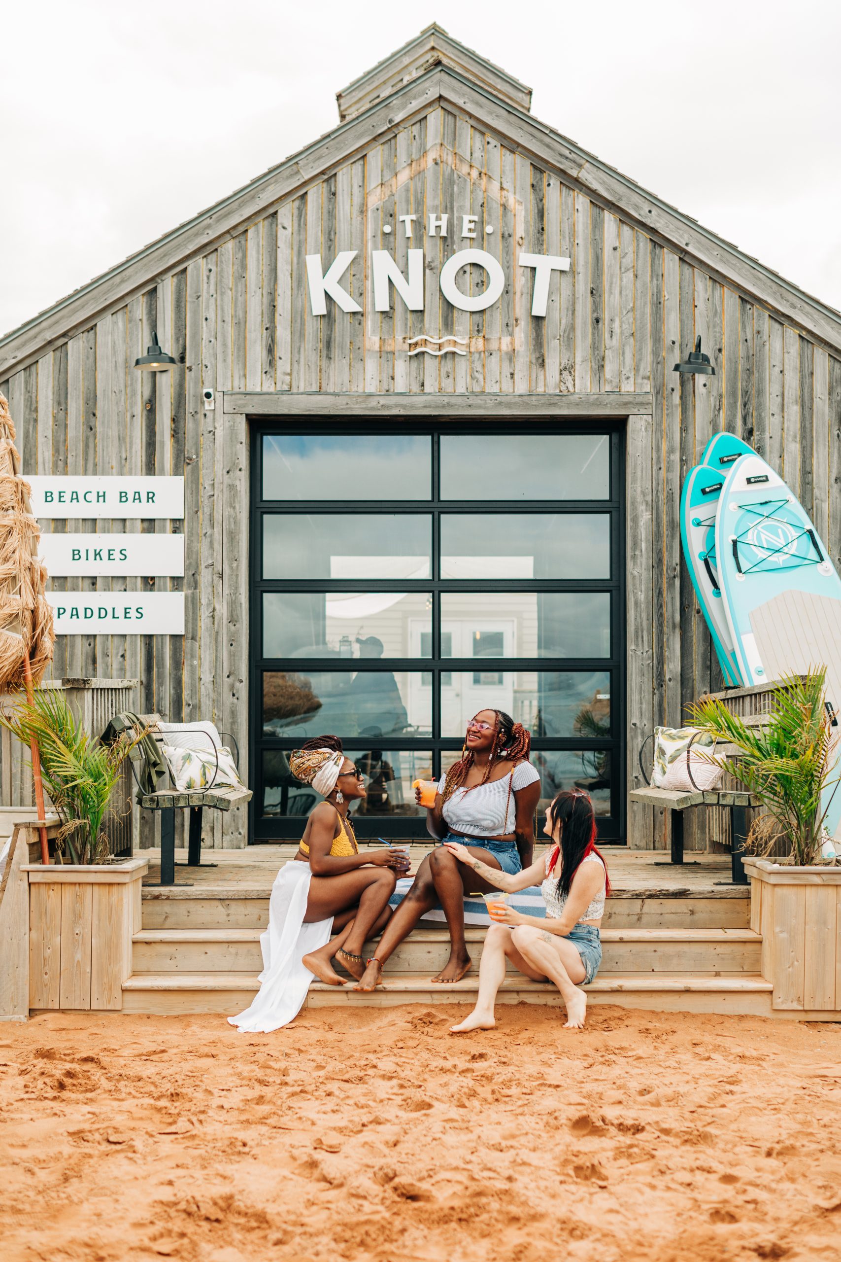 LIVE @ The Knot